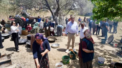 Seferihisar Belediyesi’nin düzenlediği Hıdırellez Şenliği bu yıl Beyler Köyü, Sığacık