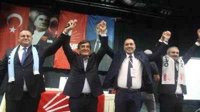 CHP Konak İlçe Başkanı Serkan Kalmaz, kongrede “iş vaadi” yapıldığı