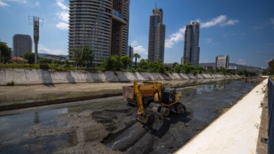 İZSU, Körfez’e ulaşan kirliliği azaltmak için Meles Deresi’nde kapsamlı temizlik