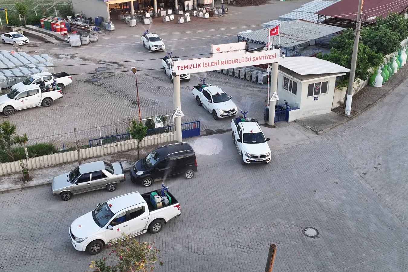 Aydın Efeler’de sivrisinek ve haşereyle mücadele kapsamında gece boyunca ULV