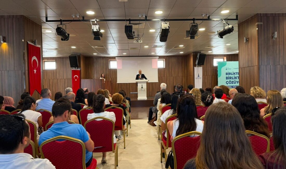 İzmir’de evde bakım hizmeti: On binlerce kişiye evinde şifa İzmir Büyükşehir Belediyesi'nin düzenlediği çalıştayda evde bakım hizmetlerinin kapsamı ve
