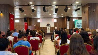 İzmir Büyükşehir Belediyesi'nin düzenlediği çalıştayda evde bakım hizmetlerinin kapsamı ve