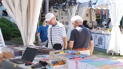 İzmir Kent Kitaplığı, 10. Kadıköy Kitap Günleri’nde yer alarak İzmir’in
