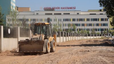 Efeler Belediyesi, Aydın Şehir Hastanesi yolunda parke taşı döşeme çalışmaları
