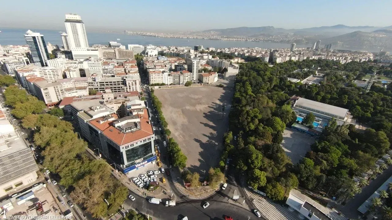 İzmir Büyükşehir Belediyesi İmar ve Bayındırlık Komisyonu, Basmane Çukuru alanına