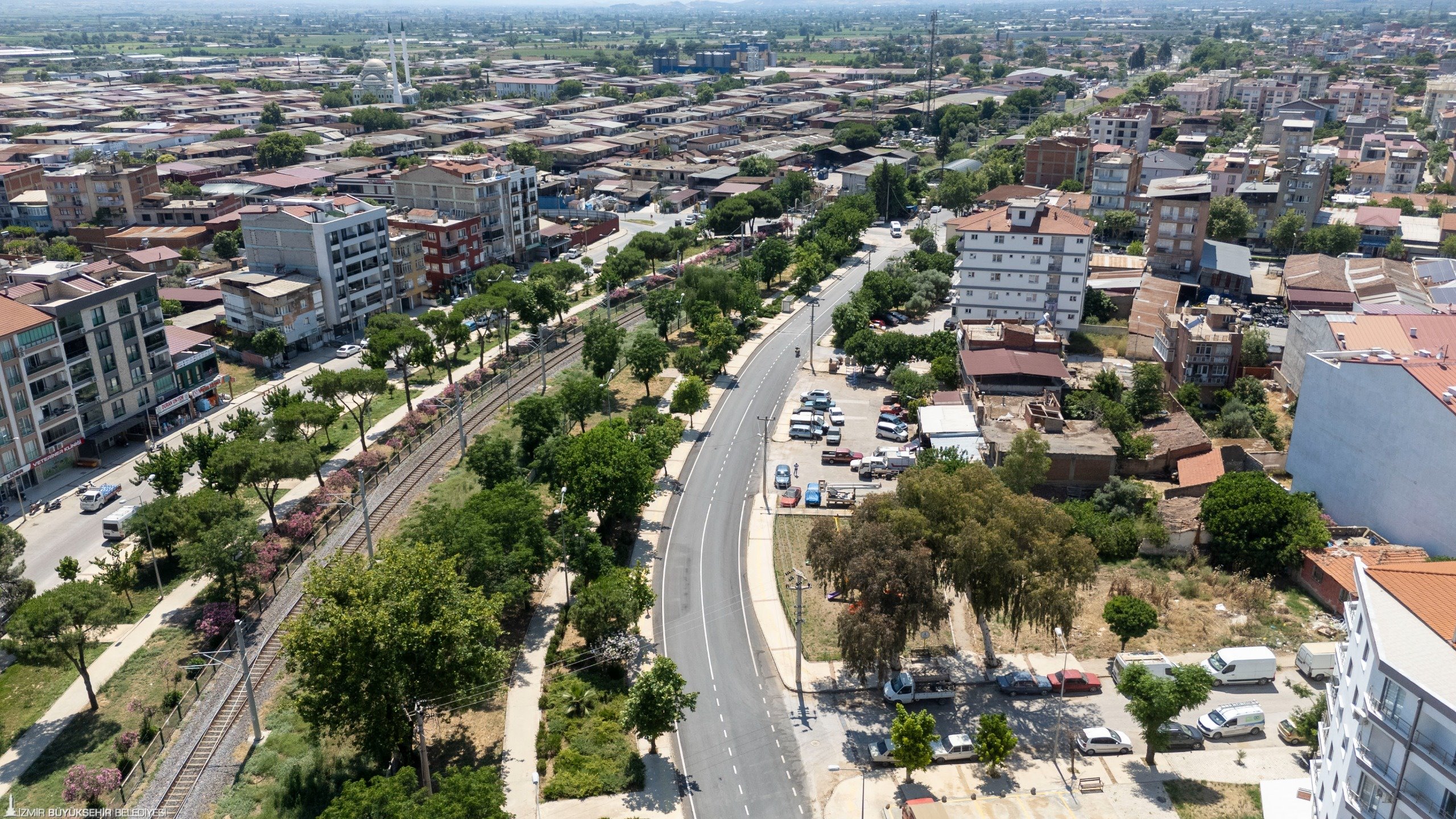 İzmir Büyükşehir Belediyesi kentin önemli altyapı projelerini bir bir hayata
