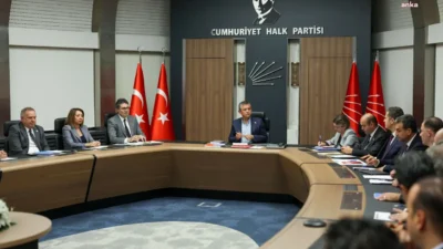 CHP Genel Başkanı Özgür Özel, genişletilmiş MYK toplantısına 5 ismi