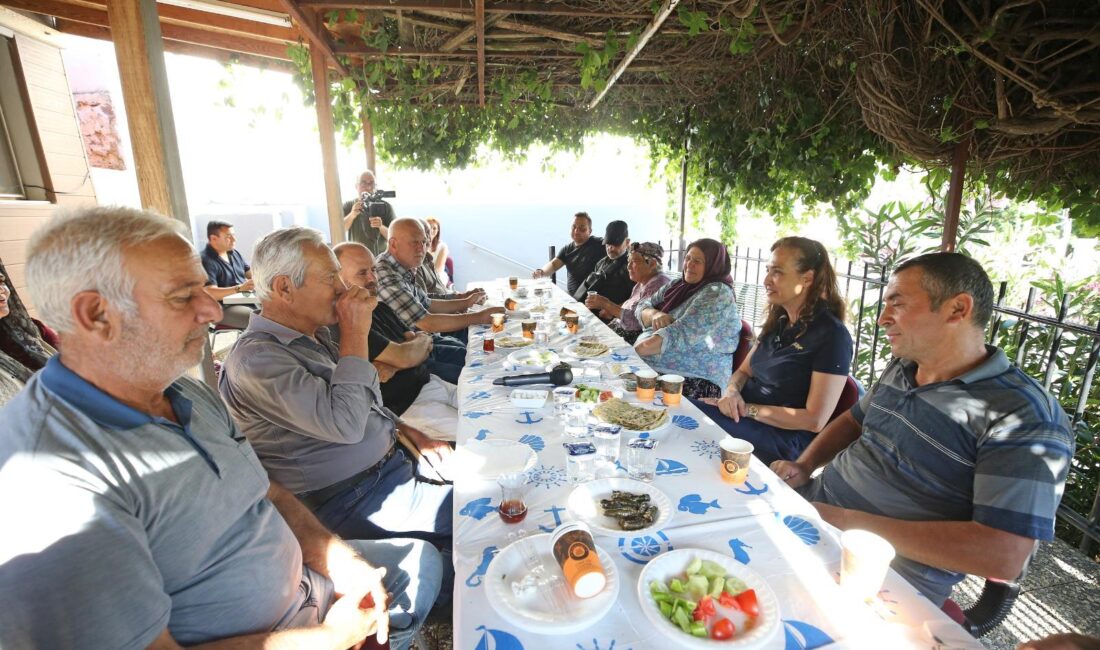 Başkan Yıldız Ünsal Sancaklı’da vatandaşlarla buluştu Karşıyaka Belediye Başkanı Yıldız Ünsal, Sancaklı köyünü ziyaret ederek vatandaşlarla