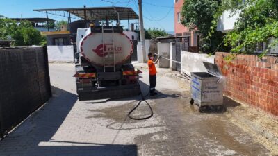 Efeler Belediyesi ekipleri, Ovaeymir Mahallesi’nde kapsamlı temizlik çalışması gerçekleştirdi. Cadde,