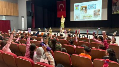 Gaziemir Belediyesi’nin “İklimi değil, kendini değiştir” sloganıyla yürüttüğü Geri Dönüşüm