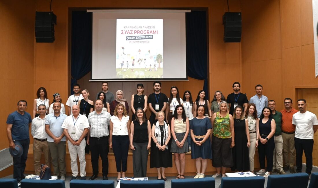 Karabağlar Akademi’de “Çocuk Dostu Kent” çalışmaları başladı Karabağlar Belediyesi ile Dokuz Eylül Üniversitesi iş birliğinde düzenlenen Karabağlar