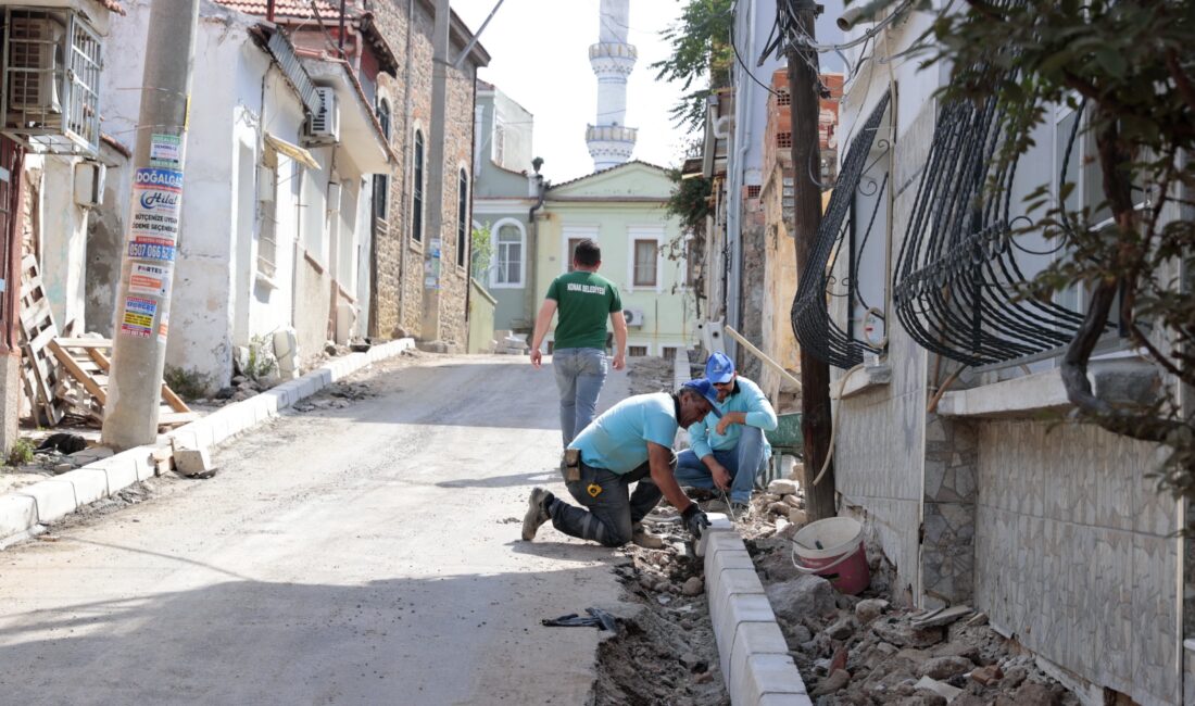 Doğal gaz geldi, sıra asfaltta! Konak’ta hummalı çalışma Konak Belediyesi, doğal gaz altyapı çalışmaları tamamlanan 5 mahallede 24
