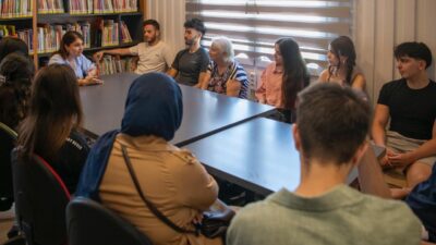 Kuşadası Belediyesi, Yükseköğretim Kurumları Sınavı'na (YKS) hazırlanan gençler için sınav