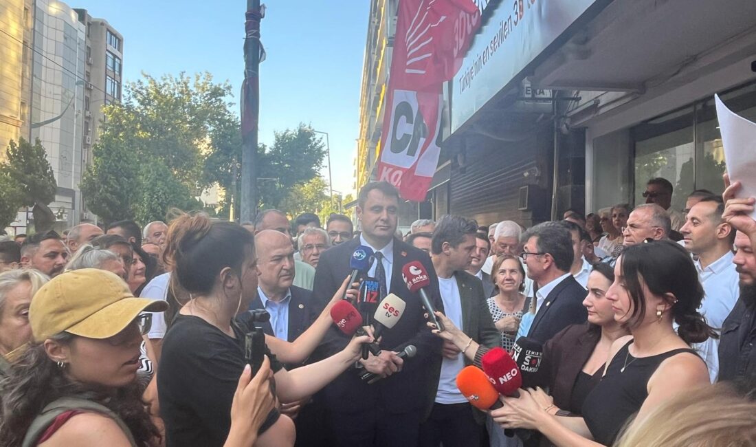 CHP’li Güç’ten Gümrükçü’ye: Onlar duvarların içinde kaldı, biz milletin içindeyiz Mutlak Butlan kararı sonrası CHP İzmir İl Başkanlığı görevinden alınan