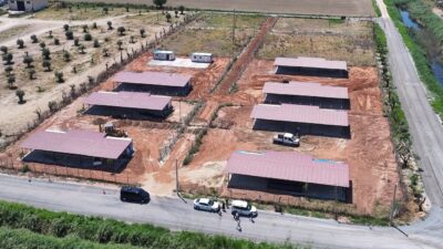 Efeler Belediyesi tarafından Çeştepe Mahallesi’nde yapımı sürdürülen Sokak Hayvanları Bakımevi