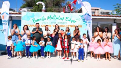 Çeşme Belediyesi’nin Yuvamız Çeşme çocuk etkinlik merkezlerinde eğitimlerini tamamlayan öğrenciler,