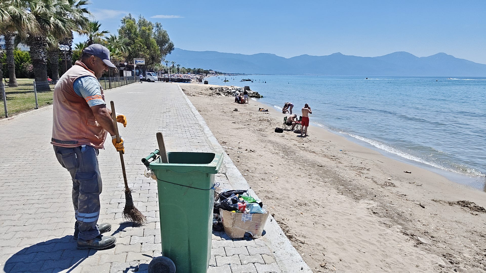 Kurban Bayramı’nda nüfusu 1 milyonu aşan Kuşadası’nda belediye ekipleri 9