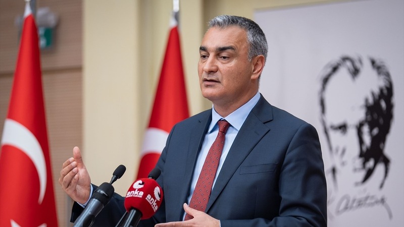 Butlancı CHP Parti Sözcüsü Müslim Sarı: ‘Tepki var ama köpürtülüyor!’ Butlancı CHP yönetiminin sözcüsü Müslim Sarı, Kılıçdaroğlu yönetimine yönelik tepkiler