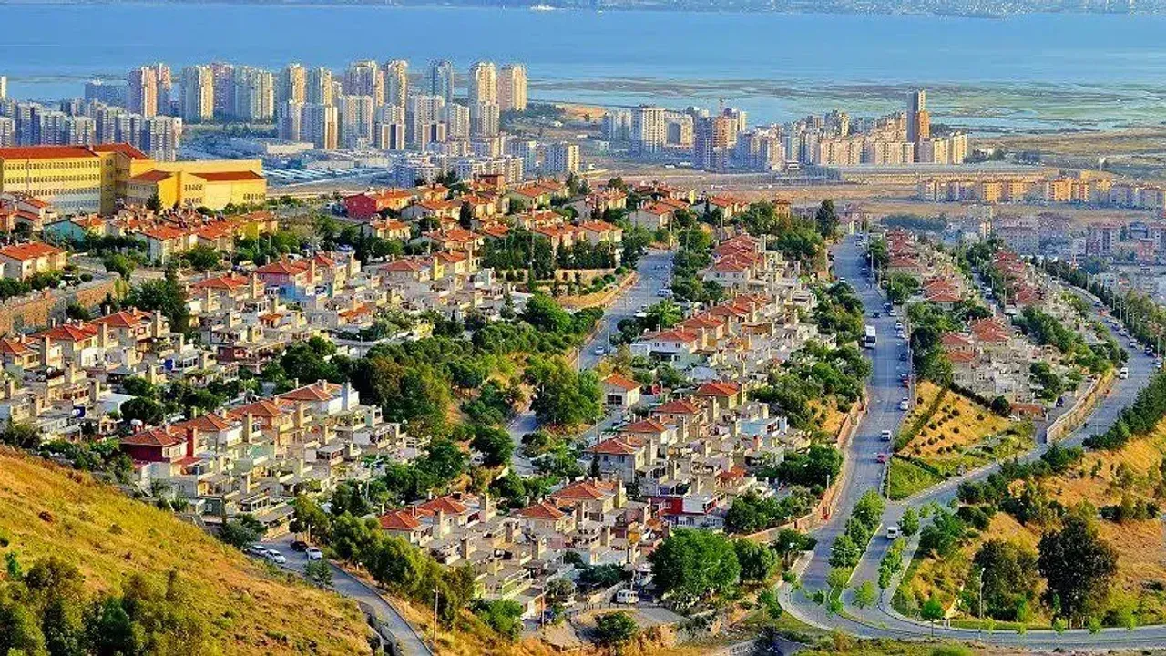 Çiğli'de yıllardır çözülemeyen imar sorunlarının yaşandığı Köyiçi ve Yakakent mahallelerini