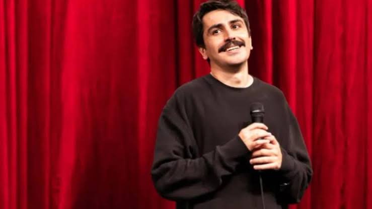 "Ölü Deniz" gösterisinin ardından hedef gösterilen komedyen Deniz Göktaş, hakkında
