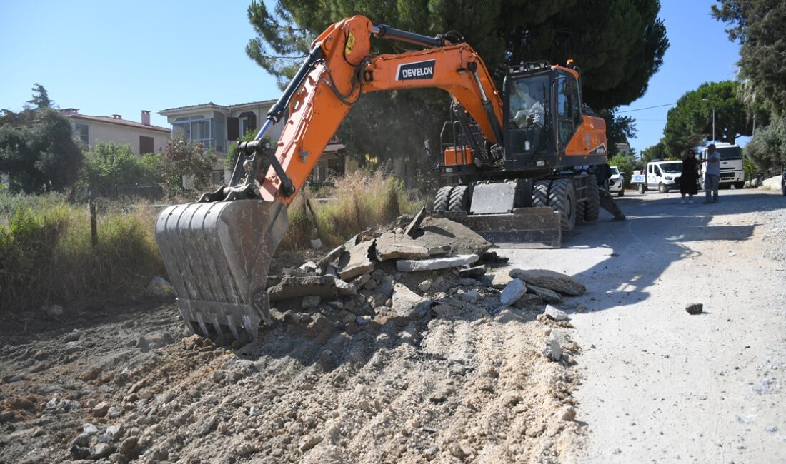 Kuşadası’nda Kadınlar Denizi Mahallesi’nde Yol Yenileme Çalışmaları Başladı Kuşadası Belediyesi, kent genelindeki üstyapı yatırımlarını sürdürürken Kadınlar Denizi Mahallesi’nde