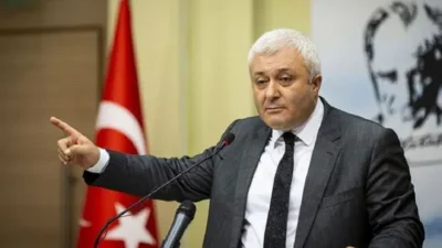 CHP İzmir Milletvekili Tuncay Özkan, disipline sevk edilen 9 isimle