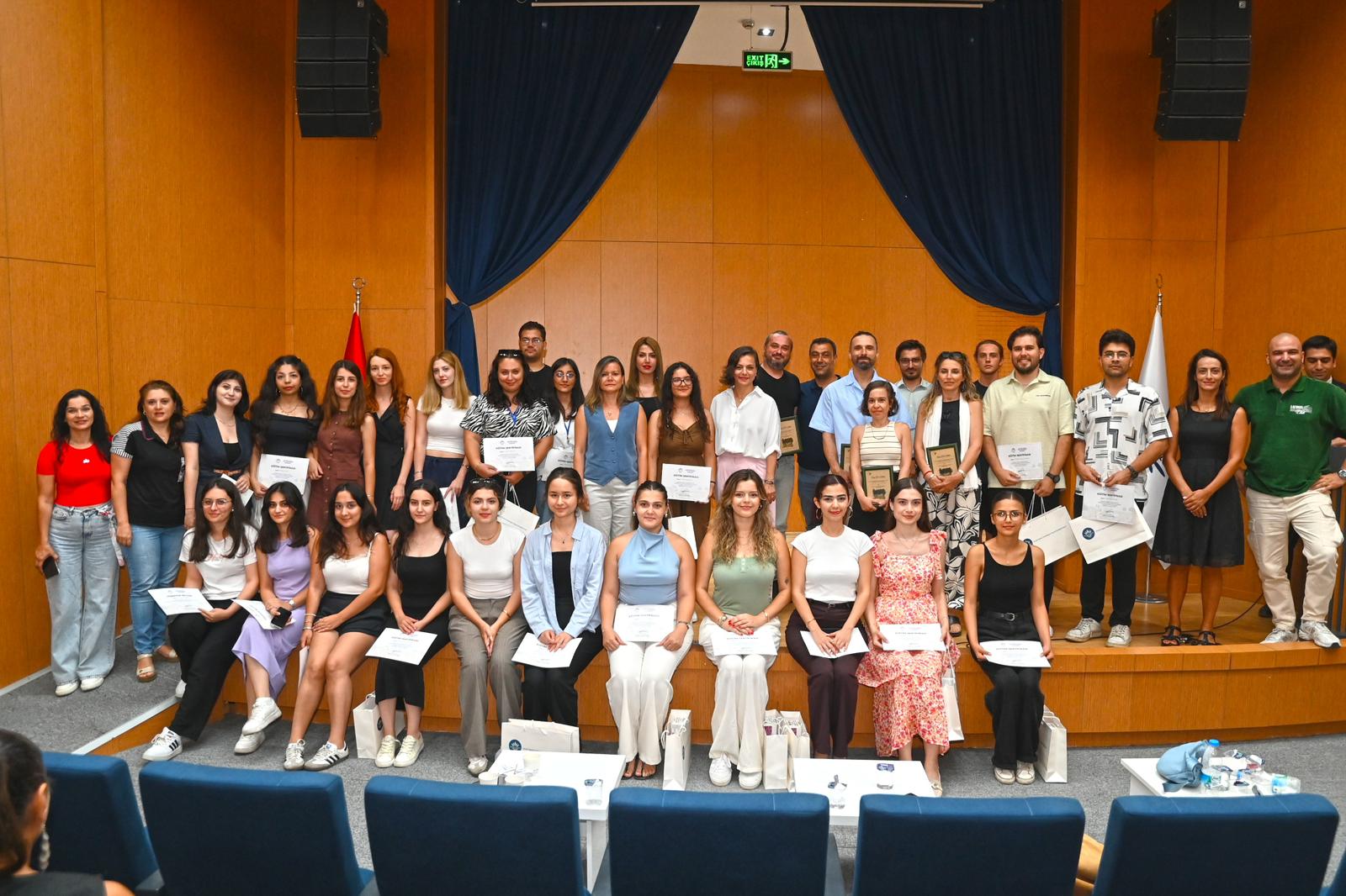 Karabağlar Belediyesi’nin bu yıl ikinci kez düzenleyeceği Karabağlar Akademi Yaz