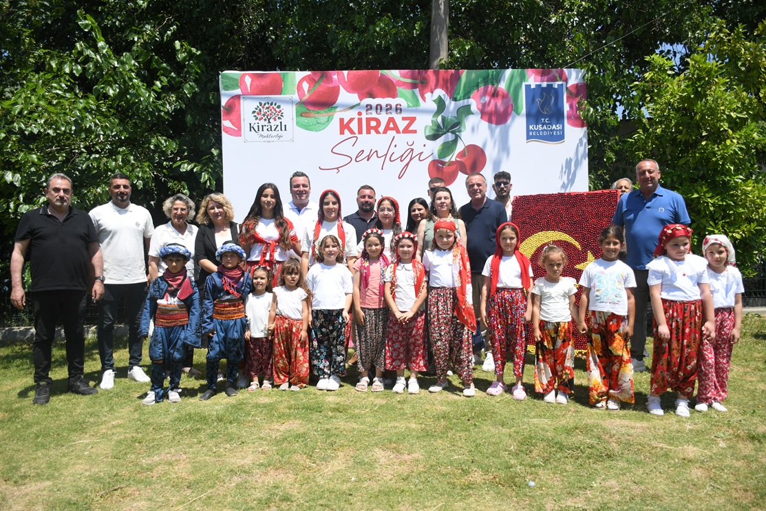 Kuşadası Belediyesi'nin katkılarıyla Kirazlı Mahallesi’nde düzenlenen ‘Kiraz Şenliği’ youn ilgiyle