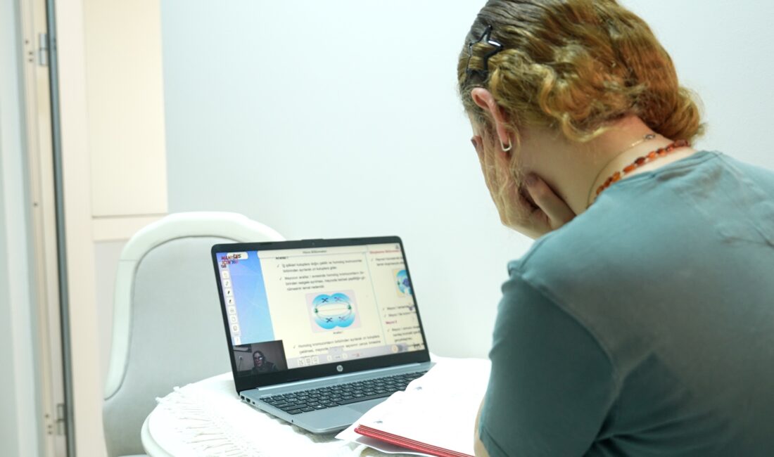 Manisa Büyükşehir Belediyesi, Online Eğitim ile Öğrencileri Geleceğe Hazırlıyor Manisa Büyükşehir Belediyesi, eğitimde fırsat eşitliği anlayışıyla öğrencilerin yanında olmaya