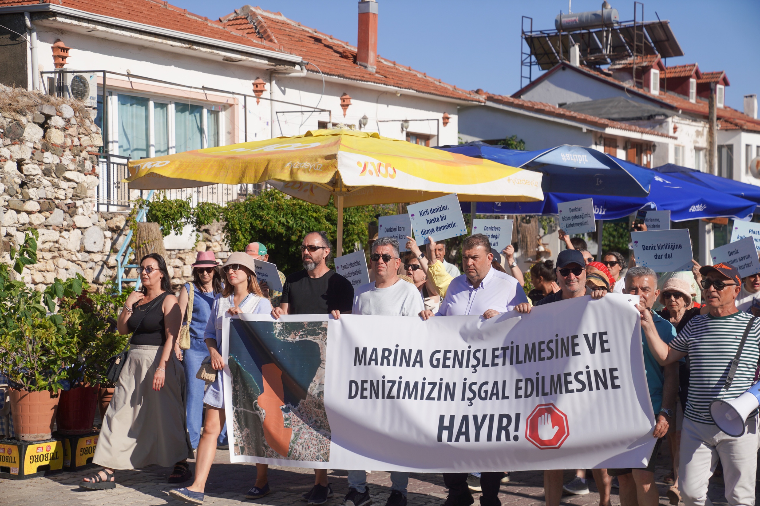 Teos Marina'nın kapasite artışı planına karşı Sığacık'ta bir araya gelen