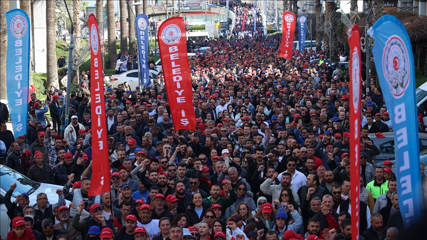 İzmir Büyükşehir Belediyesi ile Belediye-İş Sendikası arasında sürdürülen toplu iş