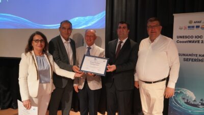 Seferihisar, UNESCO CoastWAVE Programı kapsamında verilen "Tsunami Hazır Kent Sertifikası"nı