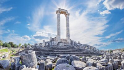 Didim Belediyesi ve Livaneli Vakfı iş birliğiyle düzenlenen Didyma V.