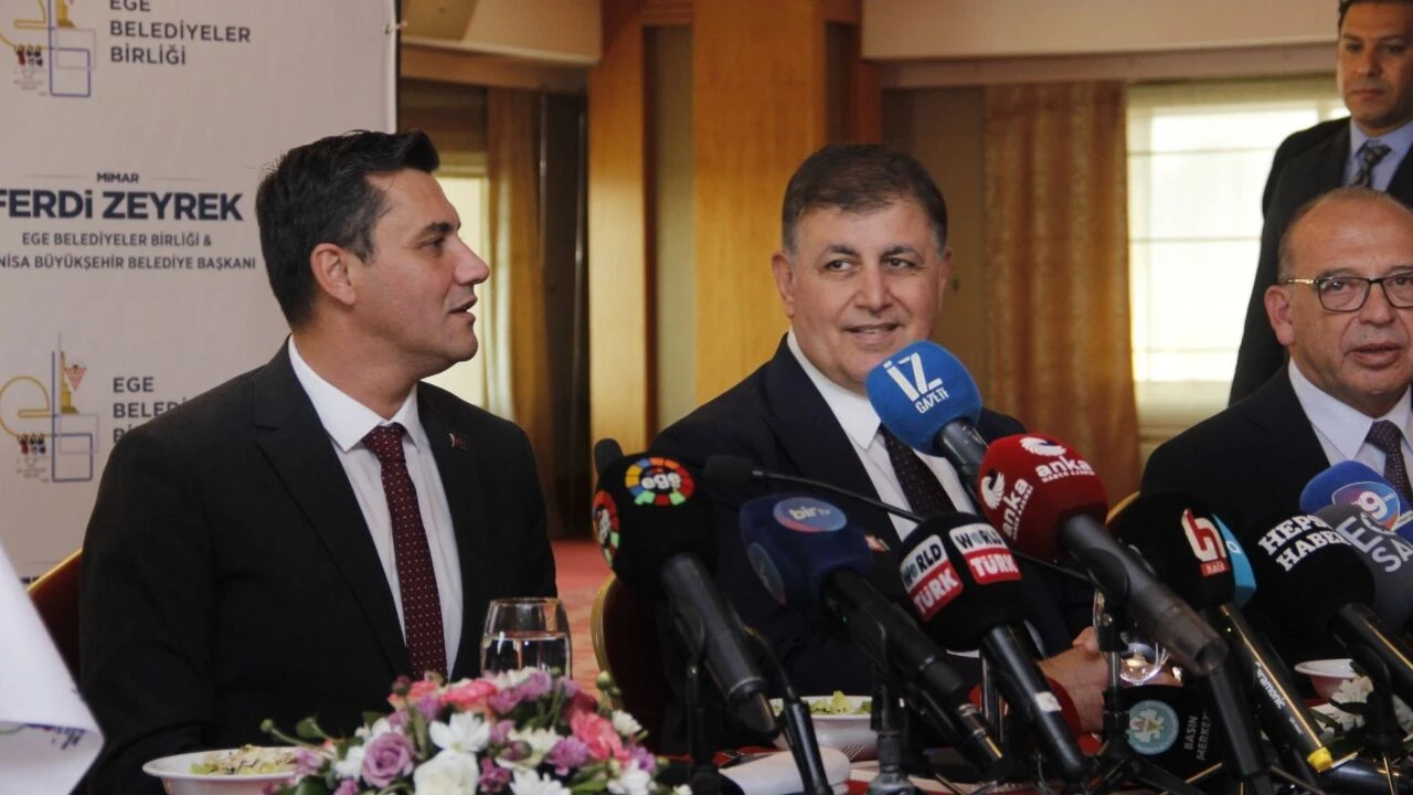 İzmir Büyükşehir Belediye Başkanı Cemil Tugay, Ferdi Zeyrek’i vefatının birinci