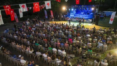 Efeler Belediyesi’nin Pınarbaşı Mesire Alanı’nda düzenlediği kültür ve sanat etkinliği,