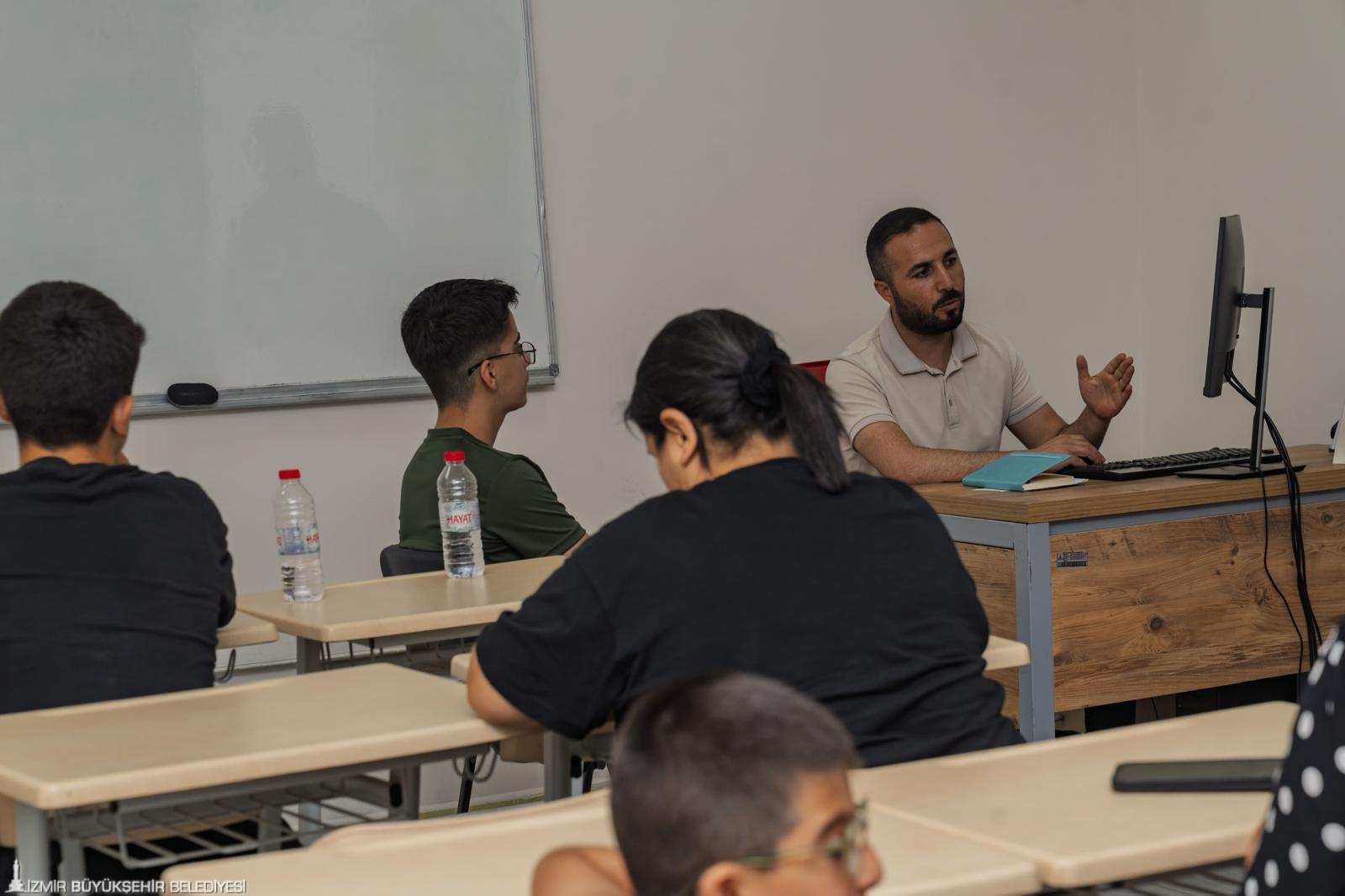 LGS sonuçlarının ardından tercih heyecanı başlarken İzmir Büyükşehir Belediyesi, öğrencilere