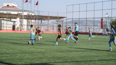 Bayraklı Belediyesi’nin geleneksel hale getirdiği U-12 Cup Futbol Turnuvası başladı.