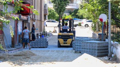 Efeler Belediyesi, Gazipaşa İlkokulu çevresinde yürüttüğü yol yenileme çalışmasıyla öğrenciler