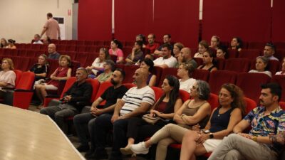 Çiğli Belediyesi, sürdürülebilir tarımı yaygınlaştırmak amacıyla vatandaşlara "Sürdürülebilir Tarım ve