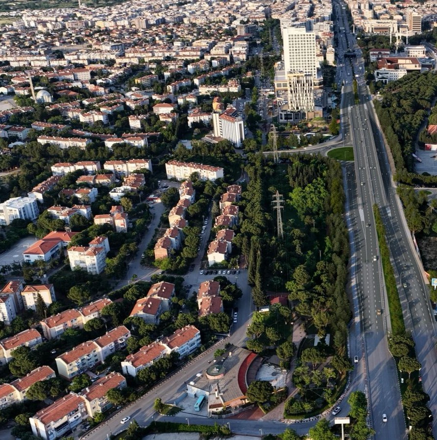 Manisa Büyükşehir Belediyesi, kent trafiğini rahatlatmak amacıyla Mimar Sinan Bulvarı