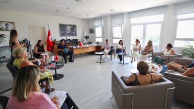 Halk Günü buluşmalarında, vatandaşlar belediye hizmetleriyle ilgili taleplerini, önerilerini ve