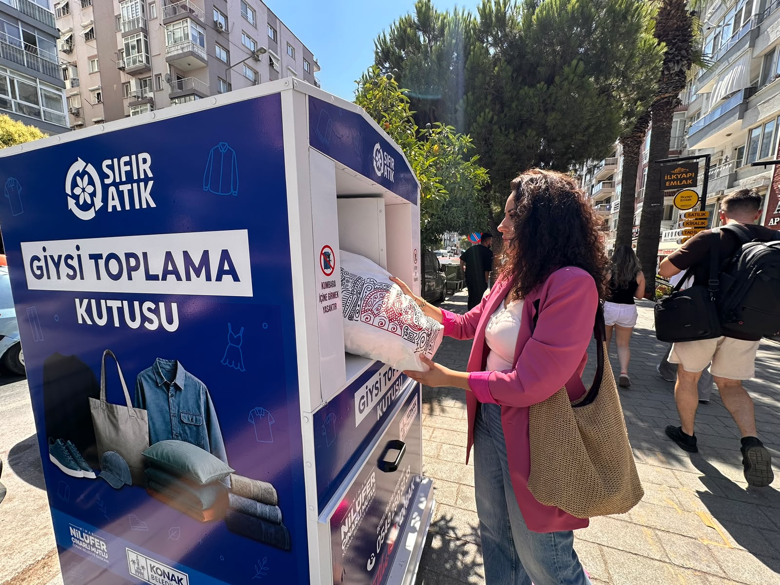 Konak Belediyesi, kaynağında ayrıştırma ve geri dönüşüm sağlayacak Giysi Toplama