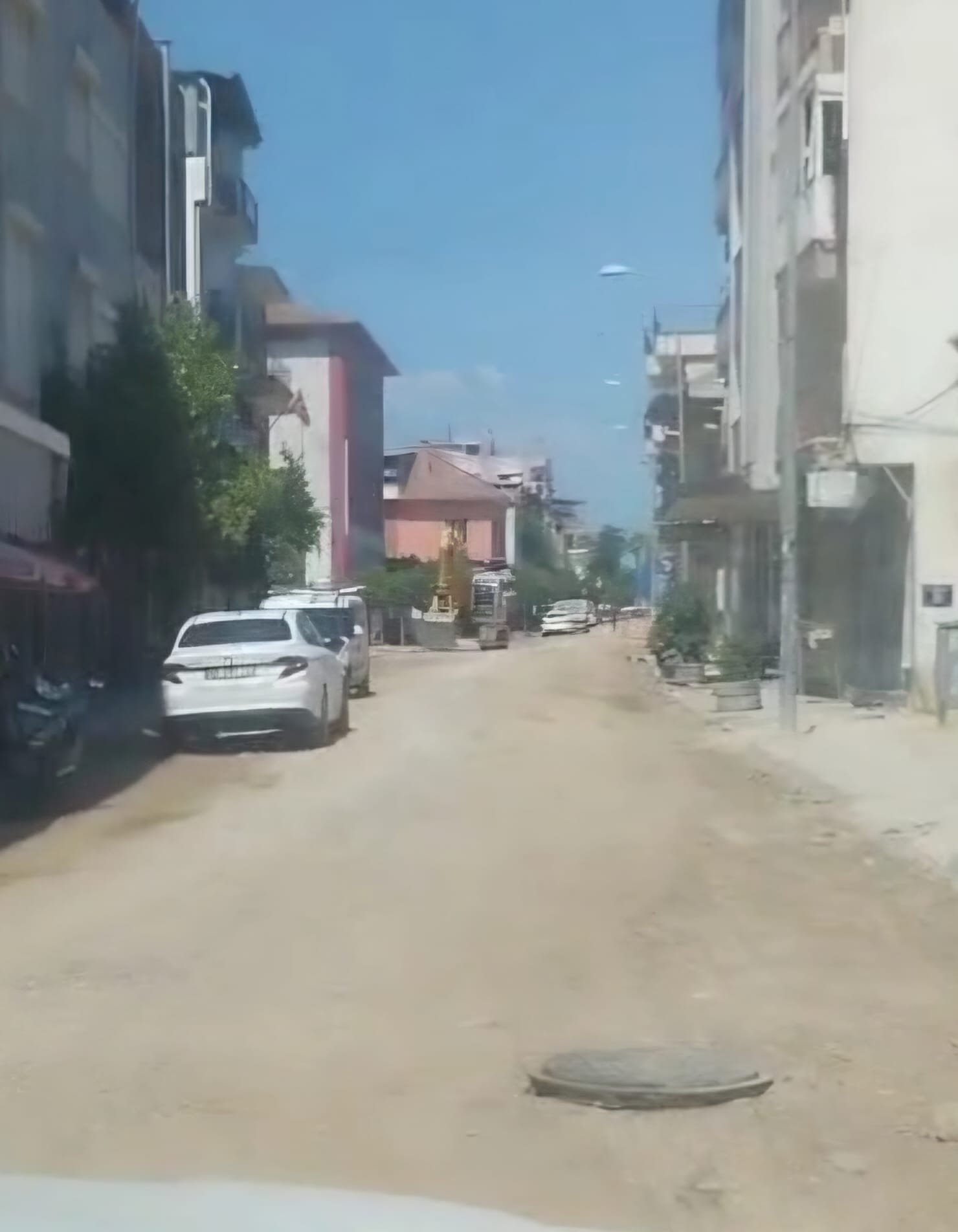 Aydın'ın tarihi ilçesi Yenipazar'da aylardır tamamlanamayan yol çalışmaları, ilçe esnafını