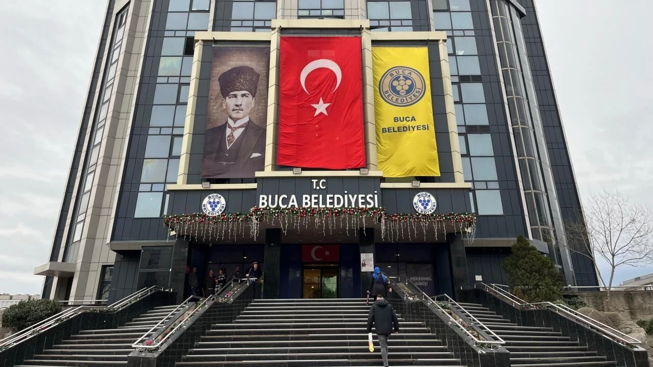 Buca Belediyesi, Çamlıpınar Mahallesi'nde terzilik faaliyeti yürütüldüğü tespit edilen baraka