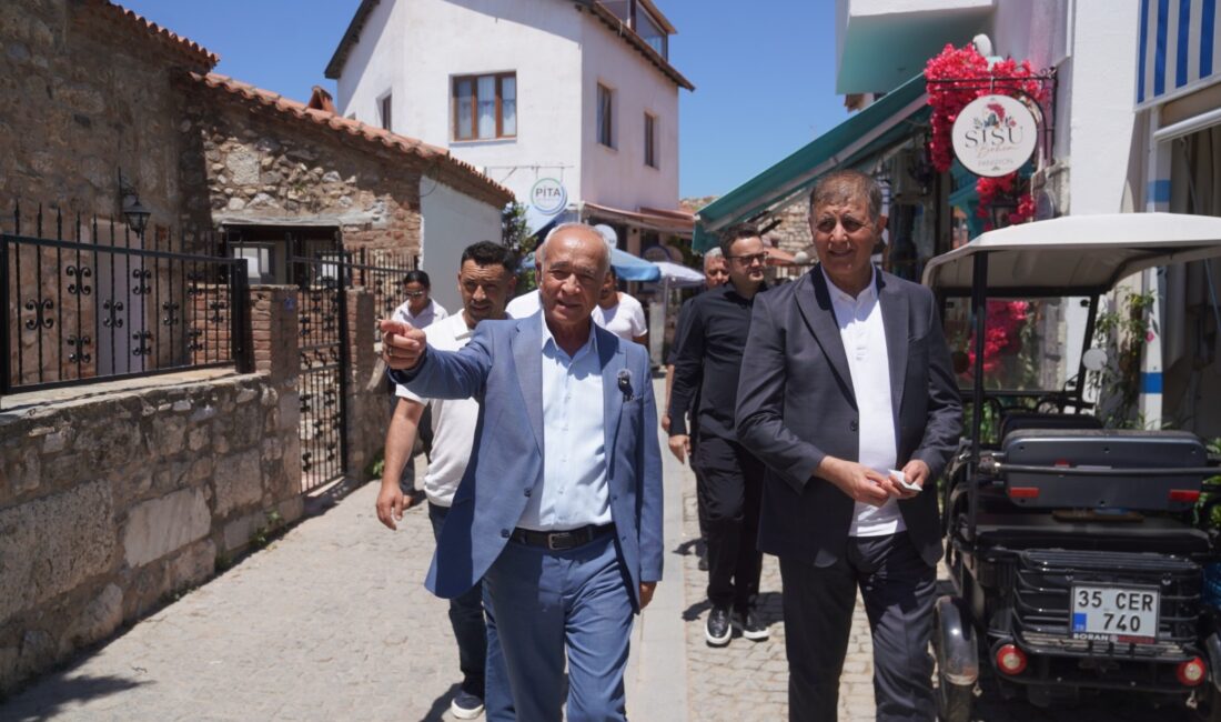 İzmir Büyükşehir Belediye Başkanı Dr. Cemil Tugay, Seferihisar’da yürütülen belediye