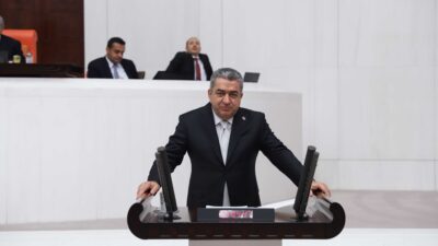 Cumhuriyet Halk Partisi (CHP) önceki dönem milletvekillerinden ve eski İzmir
