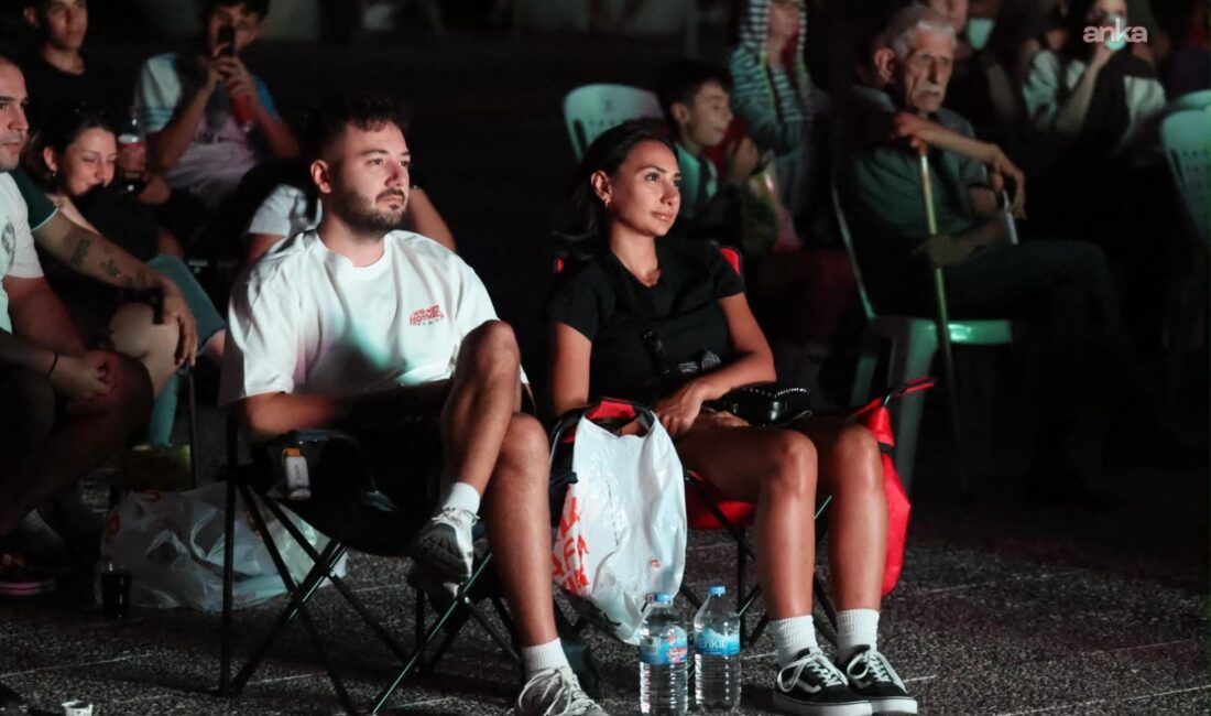 Çiğli’de yaz akşamları mahalle sinema günleri ile renkleniyor Çiğli Belediyesi tarafından yaz akşamlarını kültür ve sanatla buluşturmak amacıyla