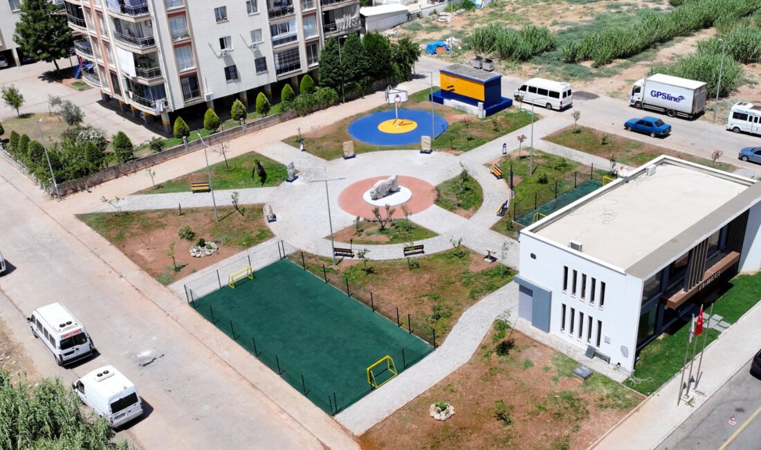 Efeler Belediye Başkanı Anıl Yetişkin'in öncülüğünde hayata geçirilen Fenerbahçeliler Parkı,