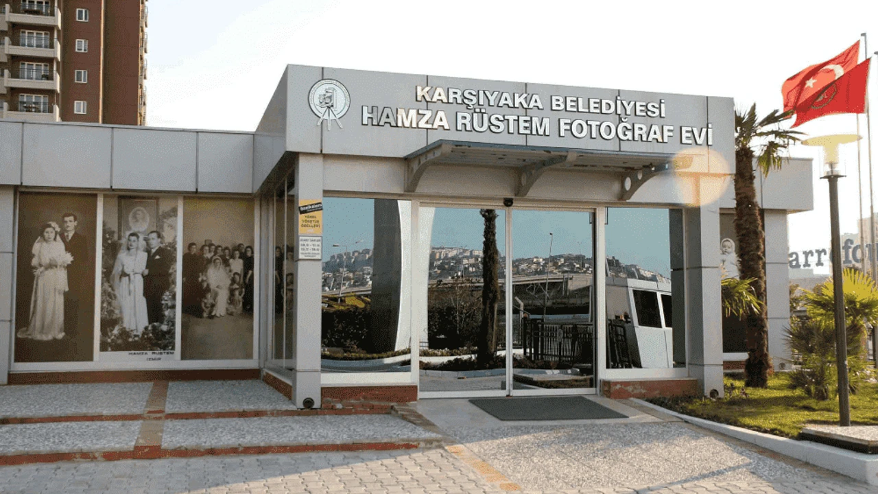 Karşıyaka Belediyesi, kamuoyunda tartışmalara neden olan Hamza Rüstem Fotoğraf Evi