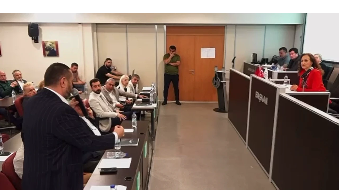 Karşıyaka Belediyesi Temmuz ayı meclis toplantısında, belediyeye ait salonların tahsis